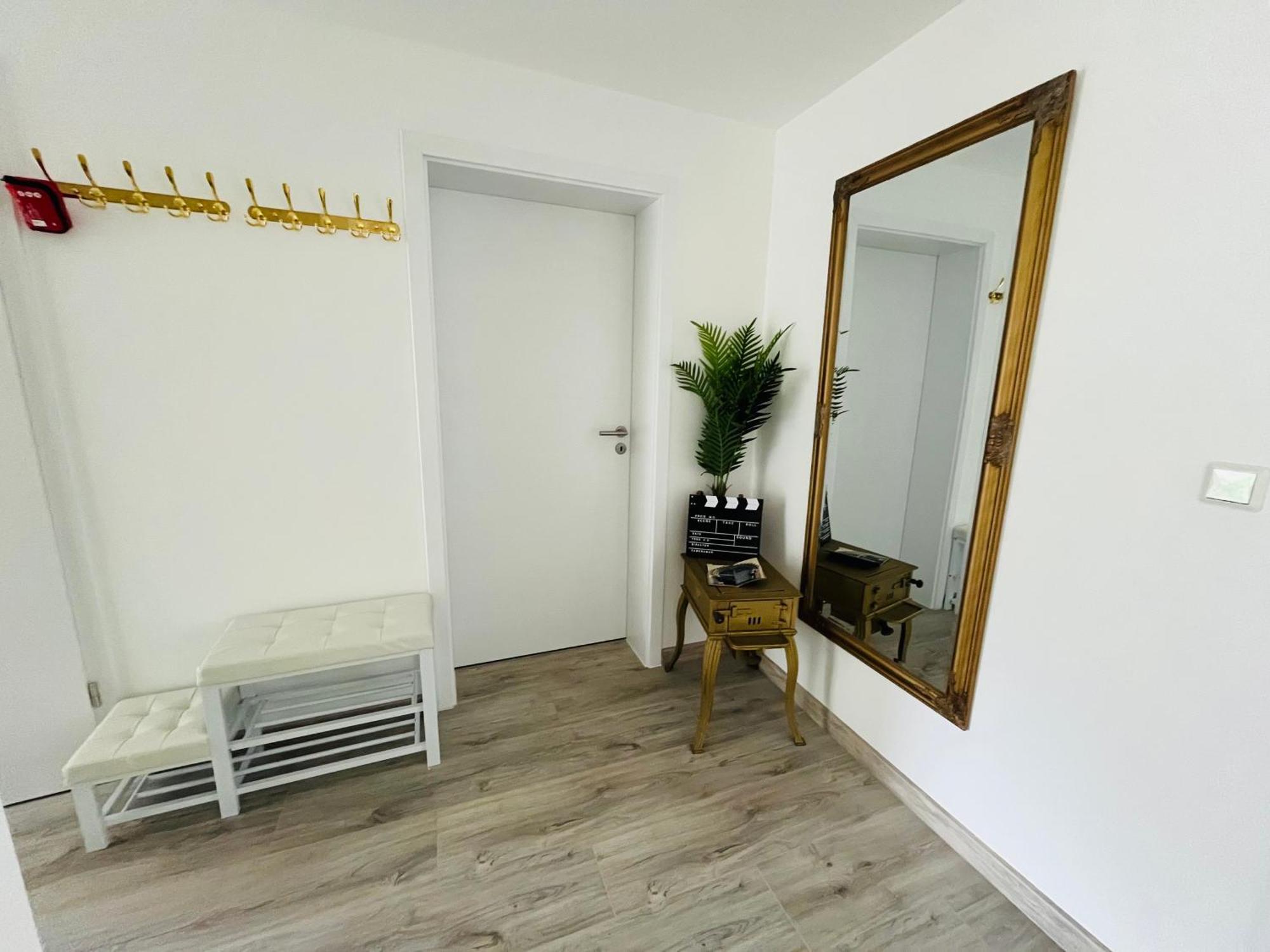 Filmap-Charmant-Modern-Zentral-Balkon-Beamer-Spieletisch Gorlitz Exterior photo